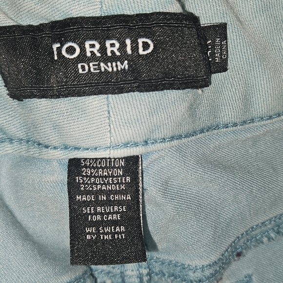 Torrid size 14 jeans - Picture 3 of 5
